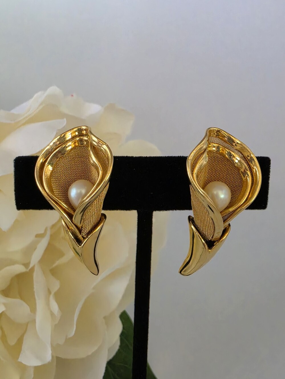 Givenchy Vintage Sculptural Calla Lily Goldtone & Pearl Clip-on Earrings Rare